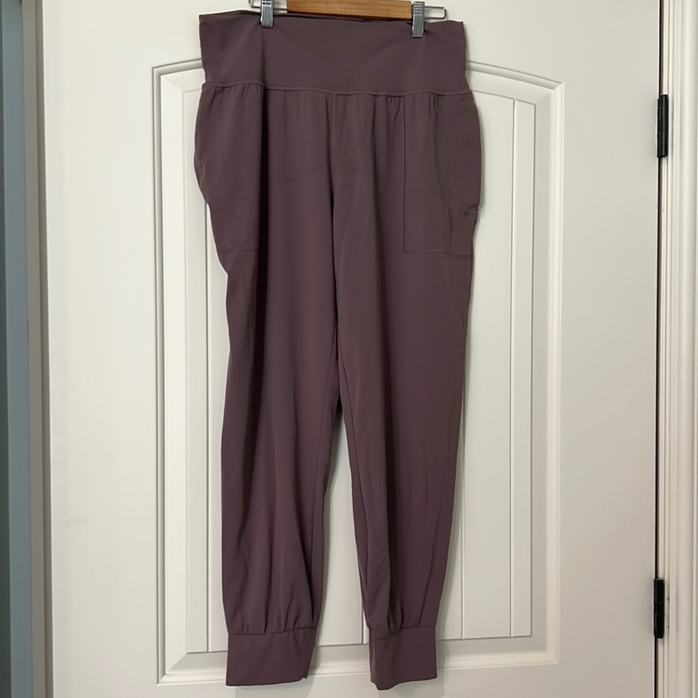 Athleta Salutation Jogger